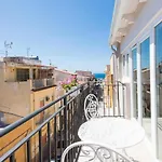 Praiola *